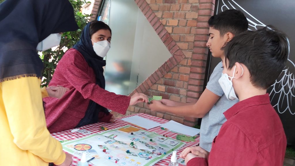 کارگاه بازی سواد مالی مدرسه نشا