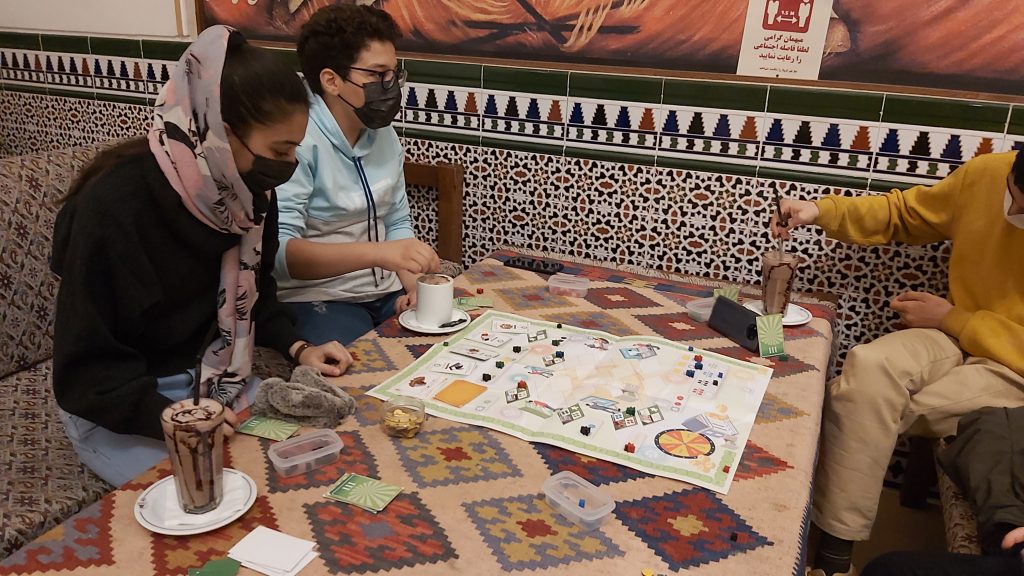 کارگاه بازی سواد مالی مدرسه نشا