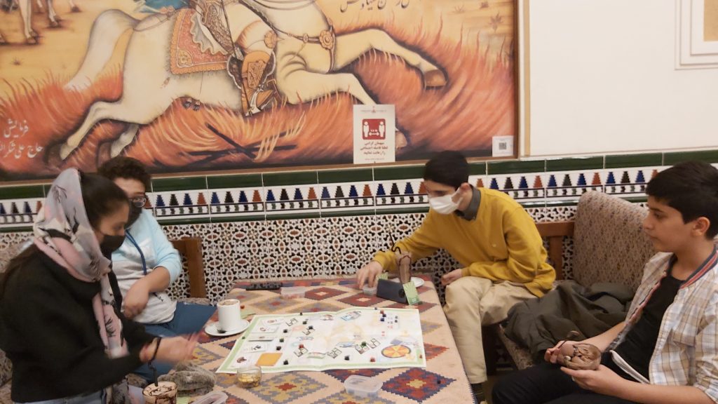 کارگاه بازی سواد مالی مدرسه نشا